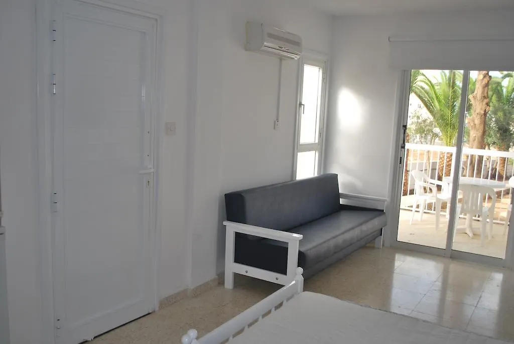 Flisvos Beach Apartments Protaras Chipre